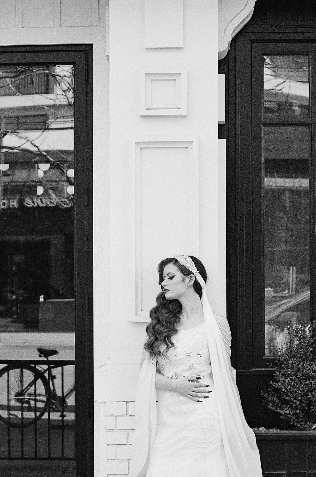 MARILYN Juliet cap wedding veil with tie-back design black and white