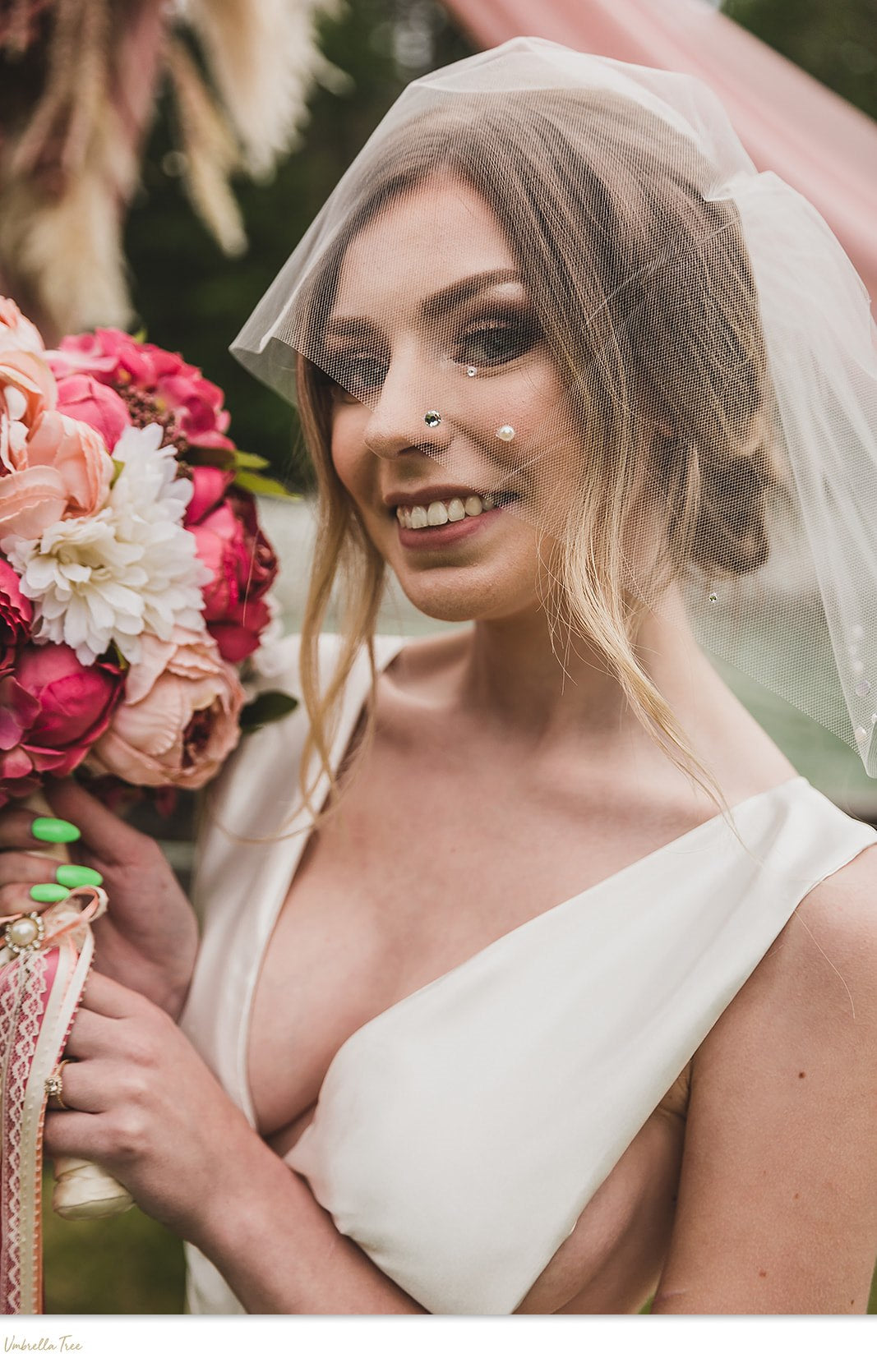 IZZIE | Short Rhinestone & Pearl Veil | Soft Dainty Veil | Modern Veil