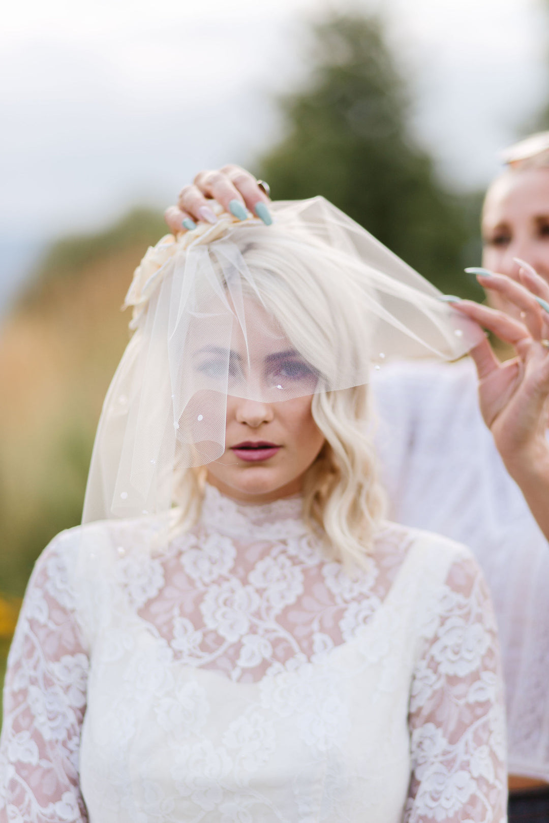LOLA | Modern Veil | Short Veil | Bird Cage Veil | 7 Colors | Blusher Veil | Soft Veil | Modern Veil | Simple veil | Pearl Veil