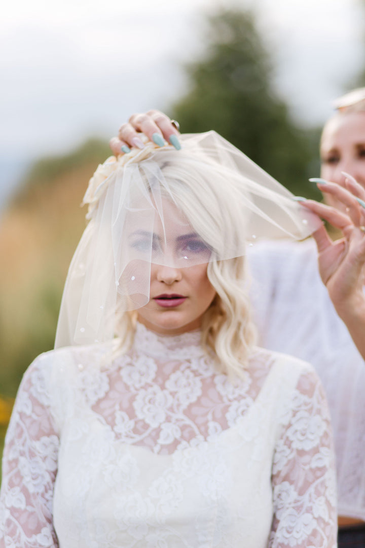 LOLA | Modern Veil | Short Veil | Bird Cage Veil | 7 Colors | Blusher Veil | Soft Veil | Modern Veil | Simple veil | Pearl Veil