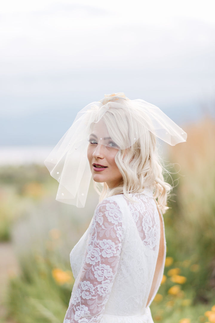 LOLA | Modern Veil | Short Veil | Bird Cage Veil | 7 Colors | Blusher Veil | Soft Veil | Modern Veil | Simple veil | Pearl Veil