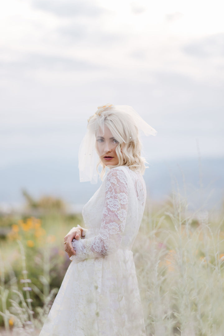 LOLA | Modern Veil | Short Veil | Bird Cage Veil | 7 Colors | Blusher Veil | Soft Veil | Modern Veil | Simple veil | Pearl Veil