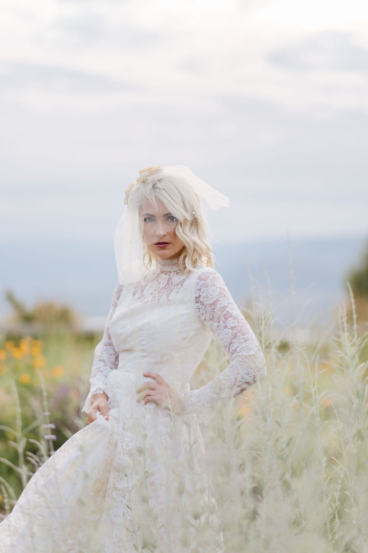 LOLA | Modern Veil | Short Veil | Bird Cage Veil | 7 Colors | Blusher Veil | Soft Veil | Modern Veil | Simple veil | Pearl Veil