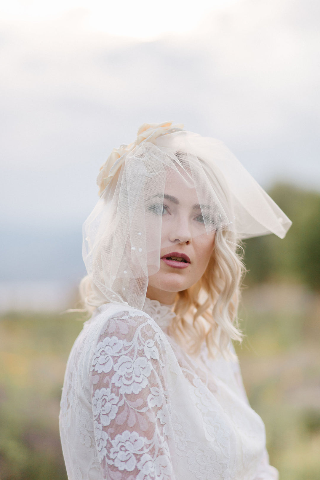 LOLA | Modern Veil | Short Veil | Bird Cage Veil | 7 Colors | Blusher Veil | Soft Veil | Modern Veil | Simple veil | Pearl Veil