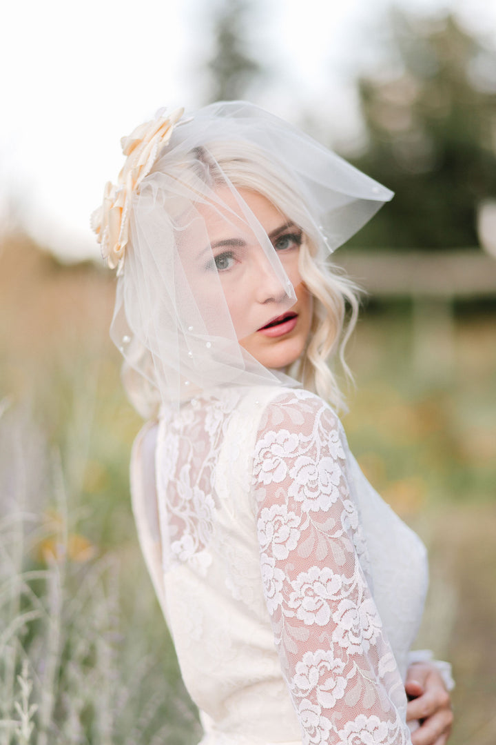 LOLA | Modern Veil | Short Veil | Bird Cage Veil | 7 Colors | Blusher Veil | Soft Veil | Modern Veil | Simple veil | Pearl Veil