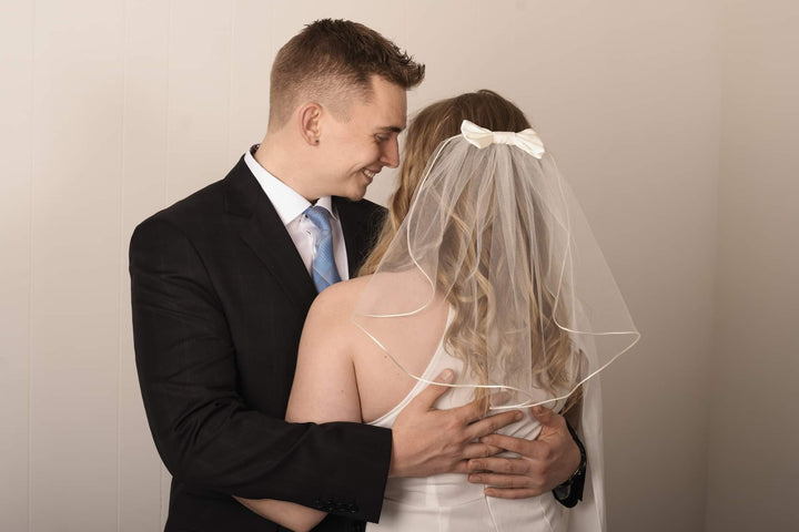 HUNNI | Short Single Tier Veil | Thin Satin Trim Veil | Satin Bow Detail