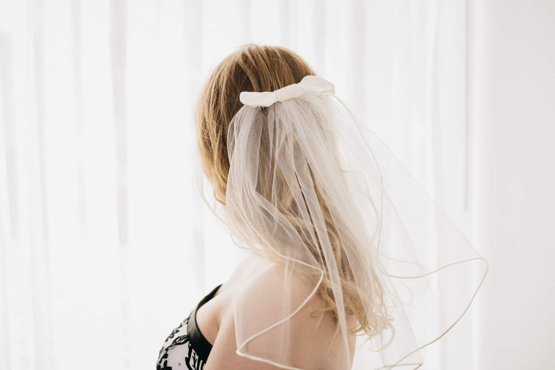 HUNNI | Short Single Tier Veil | Thin Satin Trim Veil | Satin Bow Detail