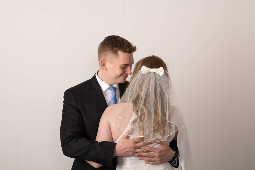 HUNNI | Short Single Tier Veil | Thin Satin Trim Veil | Satin Bow Detail